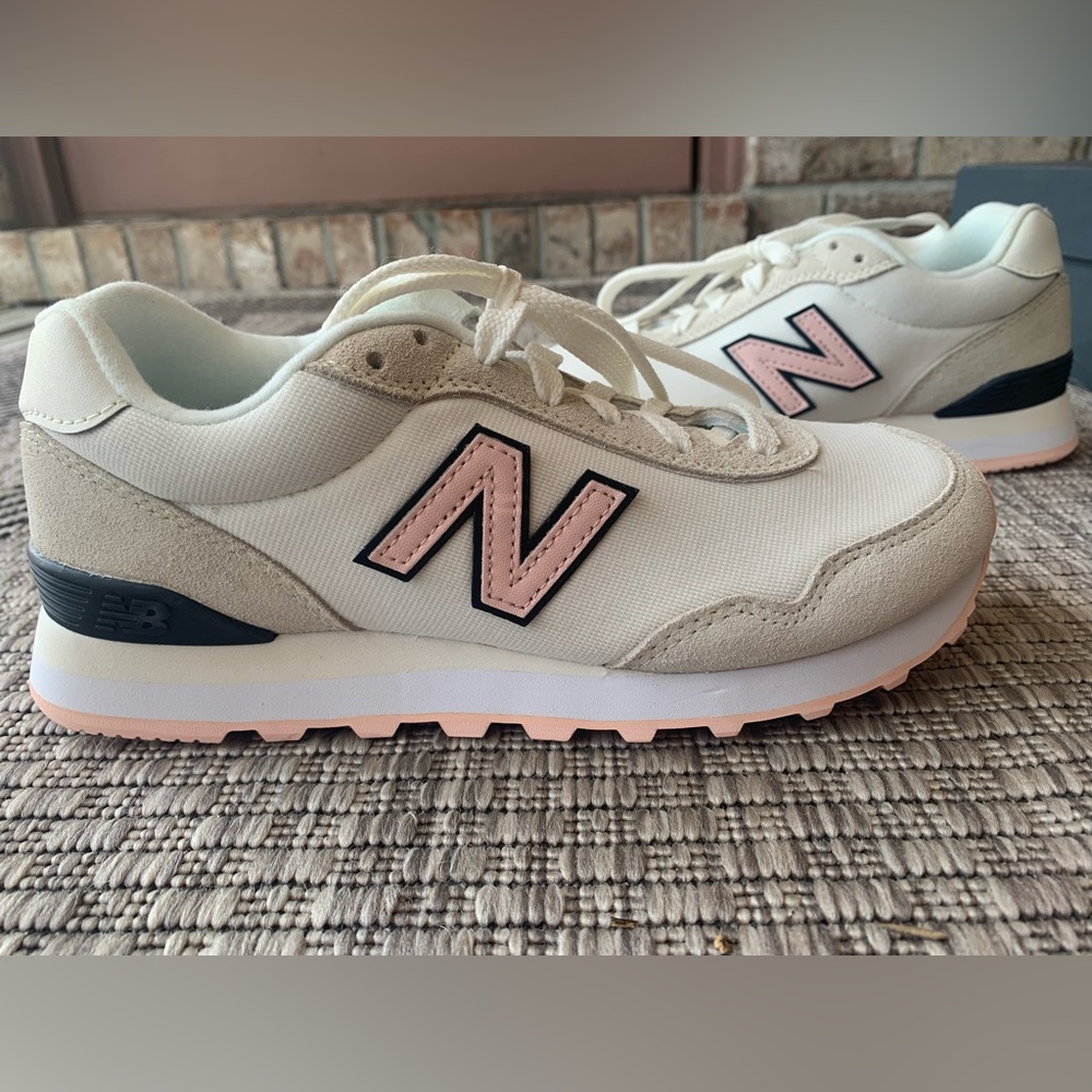 New Balance Women's 515 v3 Shoes, Size 6.5